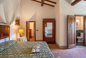 Villa in Mugello Hills With Private Pool