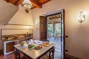 Villa in Mugello Hills With Private Pool