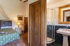 Villa in Mugello Hills With Private Pool