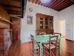 Tuscan Heaven; Vinci and Pistoia