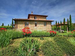 Rustic Retreat With Pool