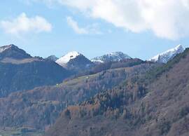 Flat by Lake Iseo With Mountain Views