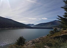 Flat by Lake Iseo With Mountain Views