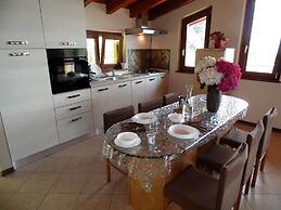 Flat by Lake Iseo With Mountain Views