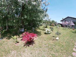 Cozy Detached House, Wide Garden, Wifi