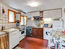Cozy Detached House, Wide Garden, Wifi