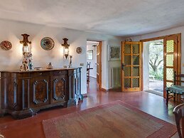 Cozy Detached House, Wide Garden, Wifi