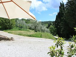 Idyllic Tuscan Hideaway With Pool and spa