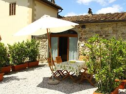 Idyllic Tuscan Hideaway With Pool and spa