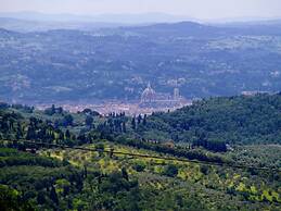 Idyllic Tuscan Hideaway With Pool and spa