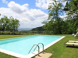Idyllic Tuscan Hideaway With Pool and spa