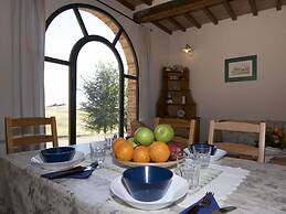 Tuscan Hilltop Farm Stay