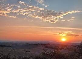 Tuscan Hilltop Farm Stay