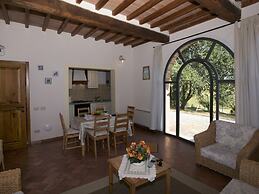 Tuscan Hilltop Farm Stay