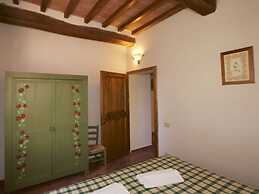 Tuscan Hilltop Farm Stay