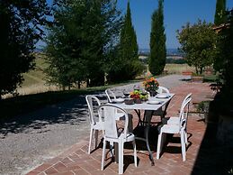 Tuscan Hilltop Farm Stay