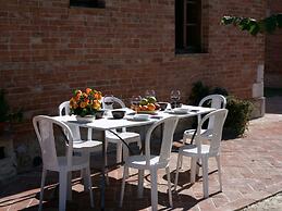 Tuscan Hilltop Farm Stay