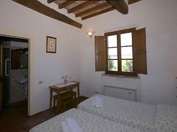 Tuscan Hilltop Farm Stay