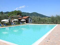 Farmhouse Abode With Pool and Tuscan Charm