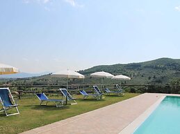 Farmhouse Abode With Pool and Tuscan Charm