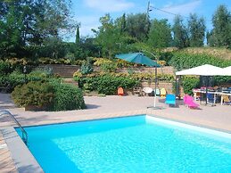 Sunlit Home With Pool
