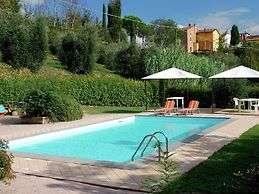 Sunlit Home With Pool