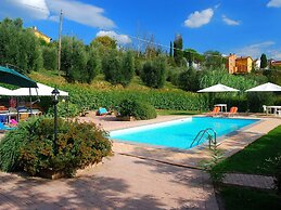 Sunlit Home With Pool