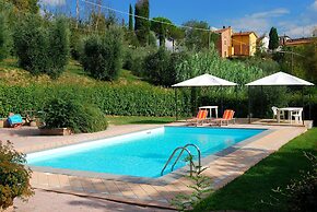 Sunlit Home With Pool