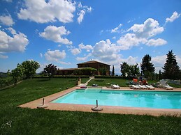 360 Degree View of the Tuscan