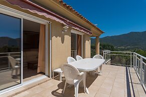 Spacious Villa With Pool
