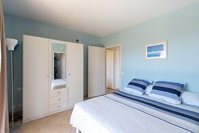 Spacious Villa With Pool