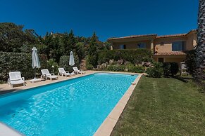 Spacious Villa With Pool
