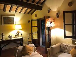 Scenic Stay in Restored Retreat