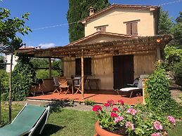 Scenic Stay in Restored Retreat