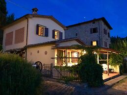 Scenic Stay in Restored Retreat