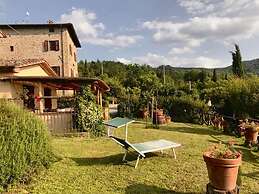 Scenic Stay in Restored Retreat