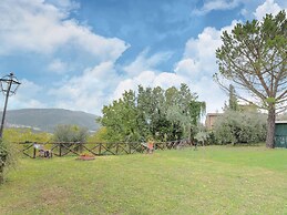 Scenic Stay in Restored Retreat