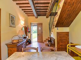 Scenic Stay in Restored Retreat