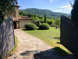 Scenic Stay in Restored Retreat