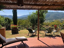 Scenic Stay in Restored Retreat