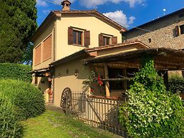 Scenic Stay in Restored Retreat