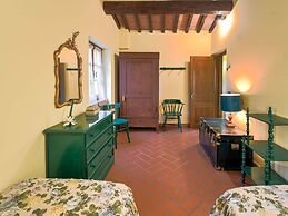 Scenic Stay in Restored Retreat