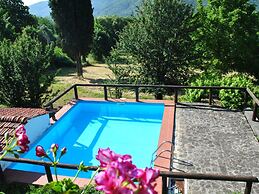 Rustic Chalet With Pool