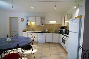 Villa in Ledenon With Private Pool