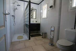 Villa in Ledenon With Private Pool