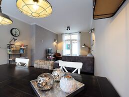 Terraced House by Katwijk Beach & Center