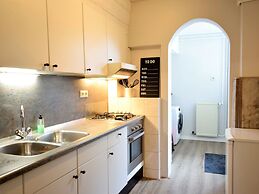 Terraced House by Katwijk Beach & Center