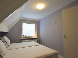 Terraced House by Katwijk Beach & Center