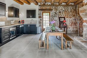 Tranquil Holiday Home With Private Pool