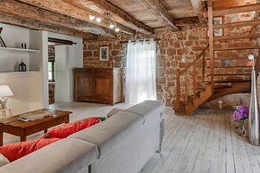Tranquil Holiday Home With Private Pool